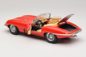 Jaguar E-Type Series 1 Cabriolet Red Bburago 1:18 3038 Diecast — photo 5 of 8