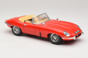 Jaguar E-Type Series 1 Cabriolet Red Bburago 1:18 3038 Diecast — photo 7 of 8