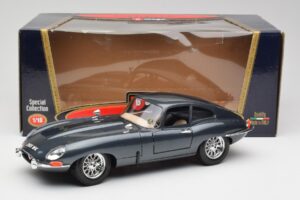 Jaguar E-Type Series 1 Green Bburago 1:18 3018-M1 Diecast — photo 2 of 8