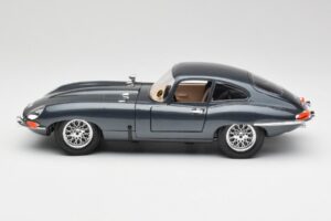 Jaguar E-Type Series 1 Green Bburago 1:18 3018-M1 Diecast — photo 3 of 8