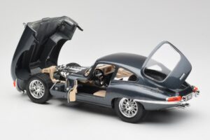 Jaguar E-Type Series 1 Green Bburago 1:18 3018-M1 Diecast — photo 7 of 8