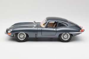 Jaguar E-Type Grey Bburago 1:18 30018 Diecast — photo 4 of 8