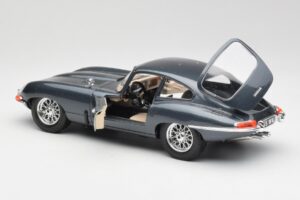 Jaguar E-Type Grey Bburago 1:18 30018 Diecast — photo 5 of 8