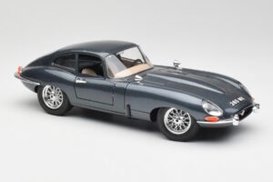 Jaguar E-Type Grey Bburago 1:18 30018 Diecast — photo 6 of 8