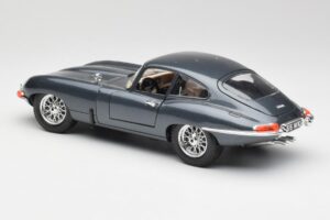 Jaguar E-Type Grey Bburago 1:18 30018 Diecast — photo 7 of 8