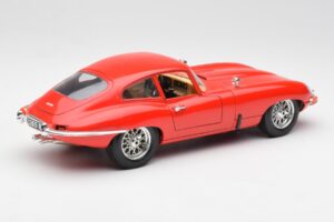 Jaguar E-Type Red Bburago 1:18 3018 Diecast — photo 3 of 8