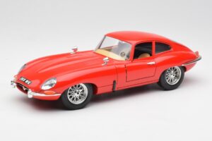Jaguar E-Type Red Bburago 1:18 3018 Diecast