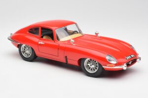 Jaguar E-Type Red Bburago 1:18 3018 Diecast — photo 6 of 8