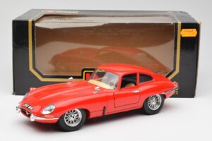 Jaguar E-Type Red Bburago 1:18 3018 Diecast — photo 8 of 8