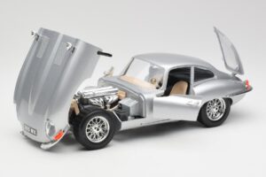 Jaguar E-Type Series 1 Silver Bburago 1:18 3018-M2 Diecast — photo 2 of 8