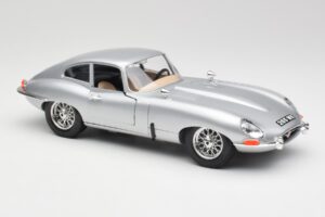 Jaguar E-Type Series 1 Silver Bburago 1:18 3018-M2 Diecast — photo 6 of 8