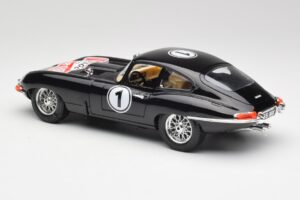 Jaguar E-Type Series 1 #1 British Racing Green Bburago 1:18 3018-M3 Diecast — photo 7 of 8