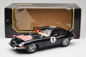 Jaguar E-Type Series 1 #1 British Racing Green Bburago 1:18 3018-M3 Diecast — photo 8 of 8