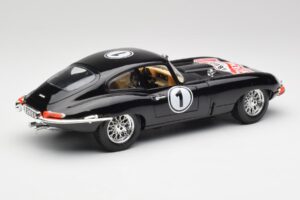 Jaguar E-Type Series 1 #1 British Racing Green Bburago 1:18 3018-M3 Diecast — photo 3 of 8