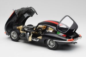 Jaguar E-Type #29 Black Bburago 1:18 3018-M4 Diecast — photo 5 of 8