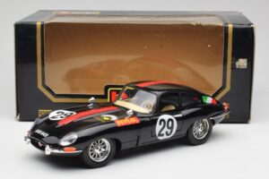 Jaguar E-Type #29 Black Bburago 1:18 3018-M4 Diecast — photo 8 of 8