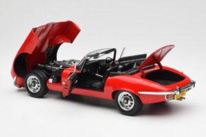 Jaguar E-Type Roadster Series III V12 Red AUTOart 1:18 73523 Diecast — photo 5 of 8