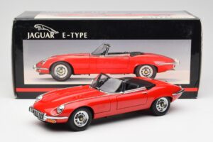 Jaguar E-Type Roadster Series III V12 Red AUTOart 1:18 73523 Diecast — photo 8 of 8