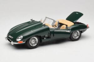 Jaguar E-Type Series 1 Roadster Green Bburago 1:18 3018-M5 Diecast — photo 2 of 8