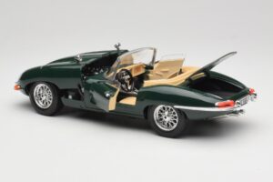 Jaguar E-Type Series 1 Roadster Green Bburago 1:18 3018-M5 Diecast — photo 5 of 8