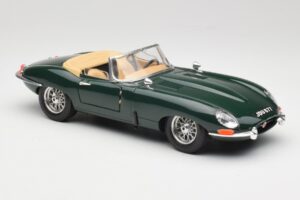 Jaguar E-Type Series 1 Roadster Green Bburago 1:18 3018-M5 Diecast — photo 6 of 8