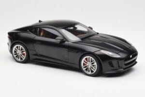 Jaguar F-Type R X152 Matt Black AUTOart 1:18 73652 Composite — photo 6 of 8