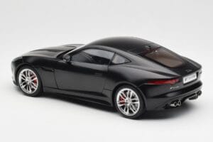 Jaguar F-Type R X152 Matt Black AUTOart 1:18 73652 Composite — photo 7 of 8