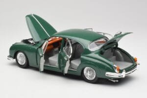 Jaguar Mark II British Racing Green & Blue Interior Maisto 1:18 59001 Diecast — photo 5 of 8