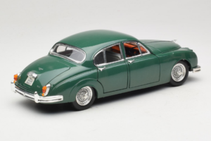 Jaguar Mark II Green Tchibo 1:18 49420 Diecast — photo 3 of 8