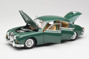 Jaguar Mk II British Racing Green Maisto 1:18 50287 Diecast — photo 2 of 8