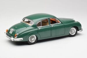 Jaguar Mk II British Racing Green Maisto 1:18 50287 Diecast — photo 3 of 8