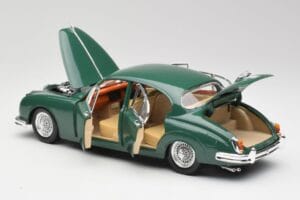 Jaguar Mk II British Racing Green Maisto 1:18 50287 Diecast — photo 5 of 8