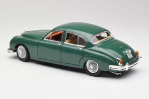 Jaguar Mk II British Racing Green Maisto 1:18 50287 Diecast — photo 7 of 8