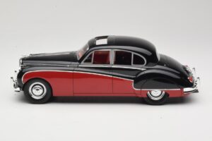 Jaguar Mk VIII Black & Dark Red BoS Models 1:18 BOS408 Resin — photo 3 of 6