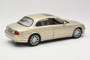 Jaguar S-Type X200 Bronze Maisto 1:18 50332 Diecast — photo 3 of 8