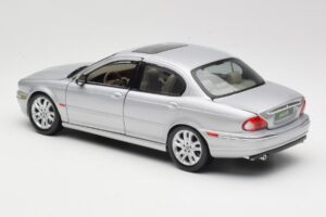 Jaguar X-Type Silver Maisto 1:18 7271328 Diecast — photo 7 of 8