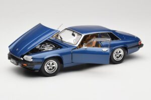 Jaguar XJ-S Blue Road Signature 1:18 92658 Diecast — photo 2 of 8