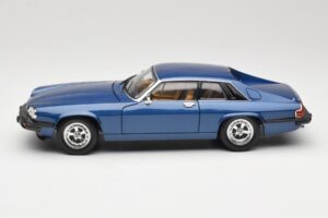 Jaguar XJ-S Blue Road Signature 1:18 92658 Diecast — photo 4 of 8