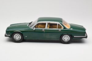 Jaguar XJ Series III Dark Green MCG 1:18 MCG18175 Diecast — photo 3 of 6