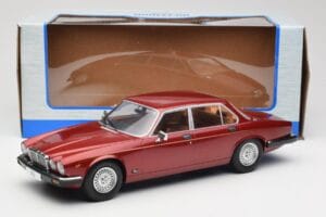 Jaguar XJ Series III Metallic Dark Red MCG 1:18 MCG18176 Diecast — photo 6 of 6