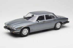 Jaguar XJ Series III Metallic Grey MCG 1:18 MCG18177 Diecast