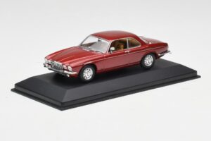 Jaguar XJ12 Coupe Regency Red Minichamps 1:43 400130461 Diecast — photo 2 of 4