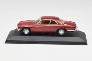 Jaguar XJ12 Coupe Regency Red Minichamps 1:43 400130461 Diecast