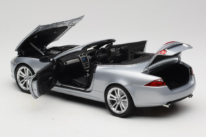 Jaguar XK X150 Convertible Silver Minichamps 1:18 153130533 Diecast — photo 5 of 8