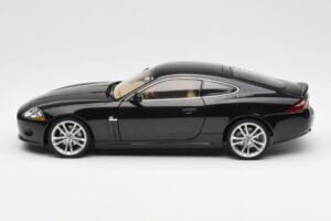 Jaguar XK-R X150 Midnight Black AUTOart 1:18 73632 Diecast — photo 4 of 8