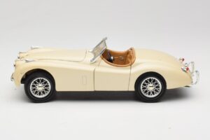 Jaguar XK120 White Eduscho 1:18 7482-1HTH Diecast — photo 4 of 8