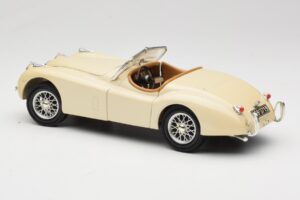 Jaguar XK120 White Eduscho 1:18 7482-1HTH Diecast — photo 7 of 8