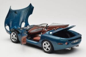 Jaguar XK180 Green Maisto 1:18 50337 Diecast — photo 5 of 8