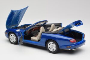 Jaguar XK8 X100 Cabriolet Azure Blue Maisto 1:18 50286 Diecast — photo 5 of 8