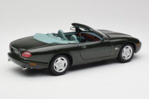 Jaguar XK8 X100 Cabriolet British Racing Green Maisto 1:18 50285 Diecast — photo 3 of 8